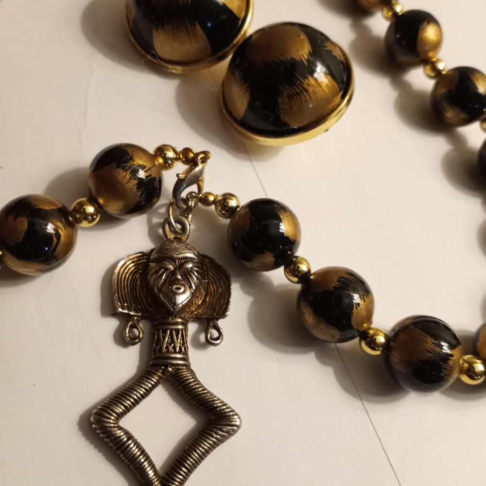 Earrings and necklace set